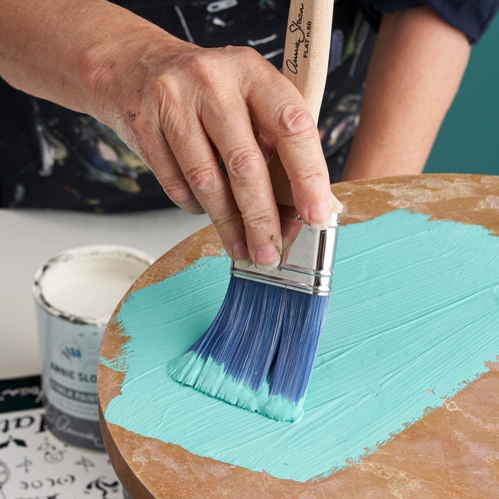 Applying Chalk Paint to Furniture: A Beginner's Guide