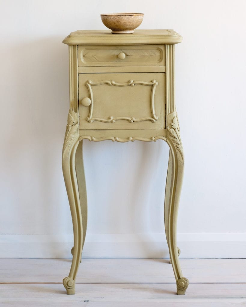 Yellow Toned Green PAINT® Versailles Annie Sloan